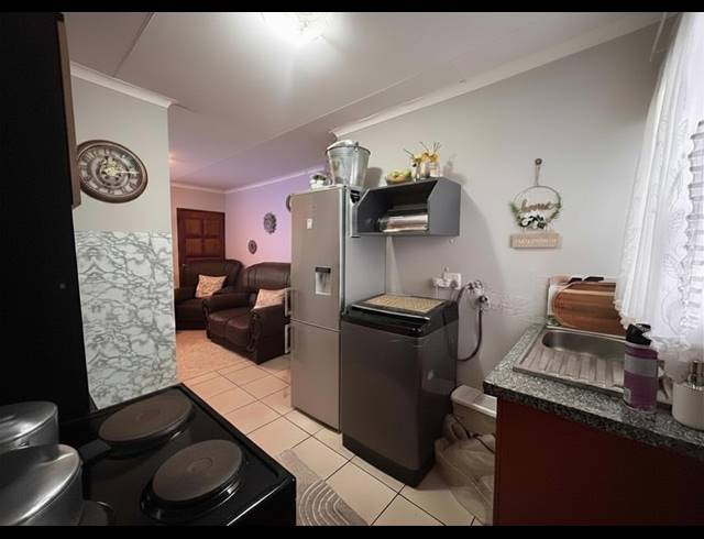 2 BEDROOM HOUSE FOR SALE IN VANDERBIJLPARK CE 4